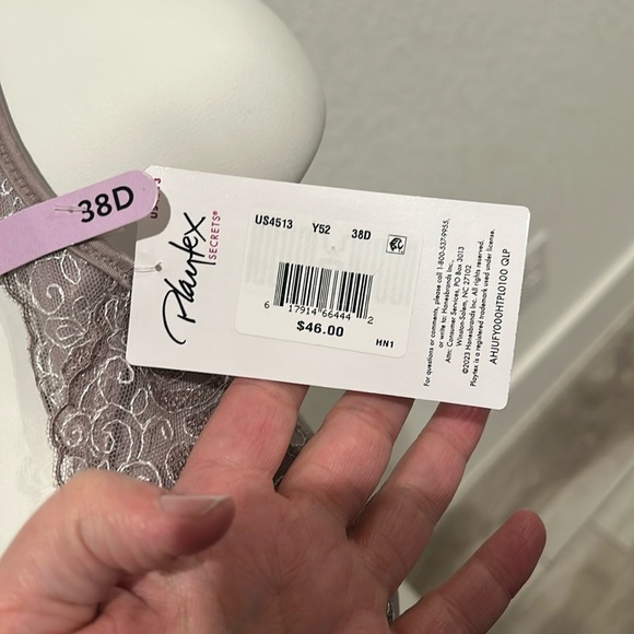 Playtex Secrets Lifts & Support Underwire Bra Size 38D - Picture 3 of 5